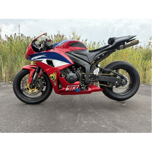 Hindle 2007-12 Honda CBR600RR Slipon w/ Stainless Steel Under Tail - Black Ceramic Tip