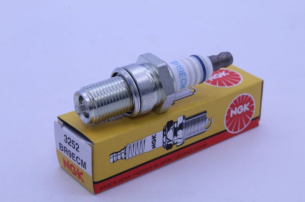 NGK Standard Spark Plug — BR9ECM