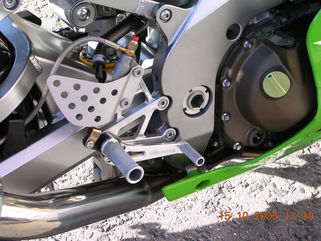 Woodcraft 1998-02 Kawasaki ZX6, 1999-03 ZX9, 2005-08 ZZR600 Complete Rearset