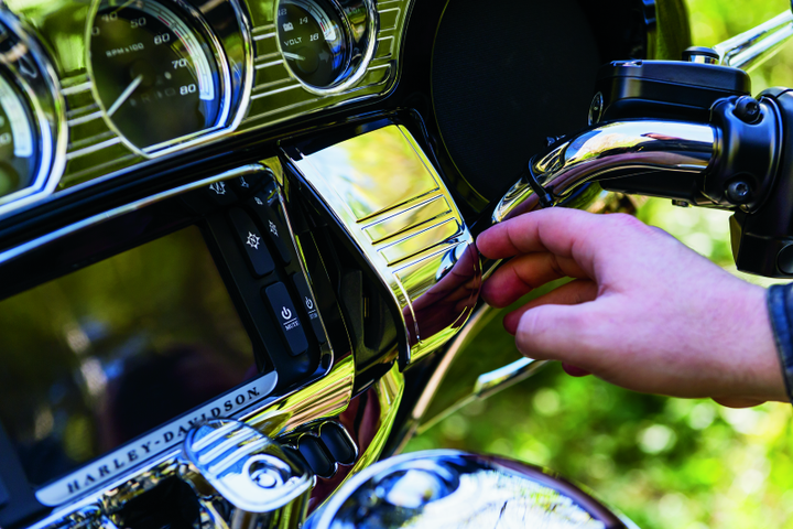 Kuryakyn Deluxe Tri-Line Stereo Trim Kits