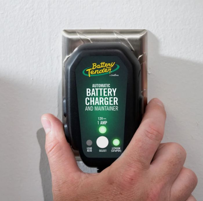 Battery Tender Junior — Lead Acid / Lithium Selectable