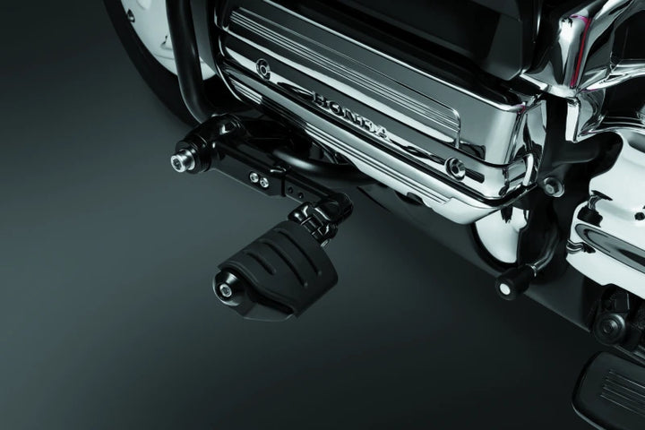 Kuryakyn Ergo III Adjustable Mounts With Trident Dually ISO Pegs