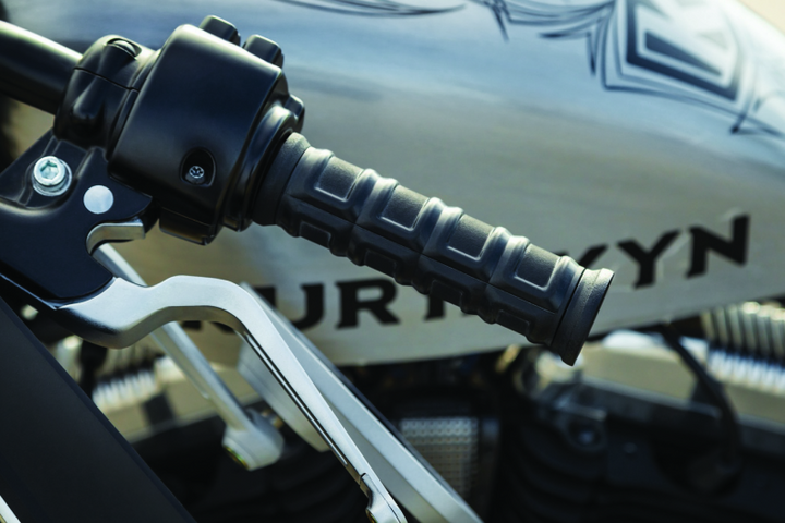 Kuryakyn Dillinger Grips Dual Cable