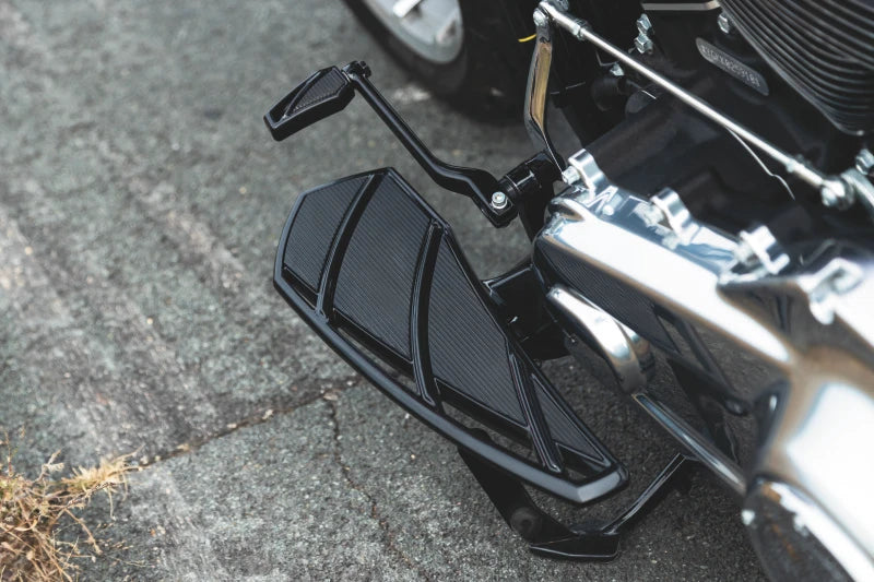 Kuryakyn Phantom Floorboards 18 and Up H-D Softails Black